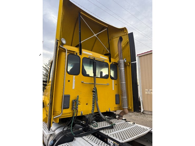 2019-kenworth-t880-image-12