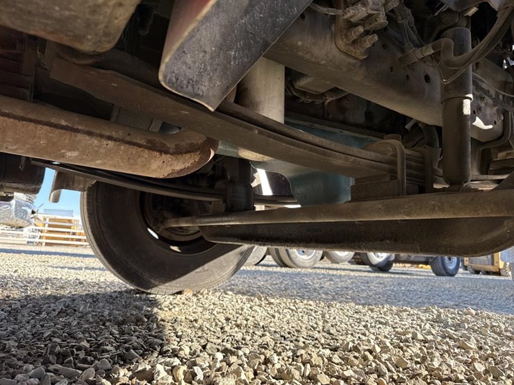 2005-international-durastar-4300-image-39