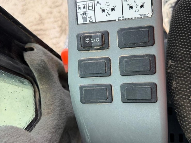 2022-bobcat-e50-image-35