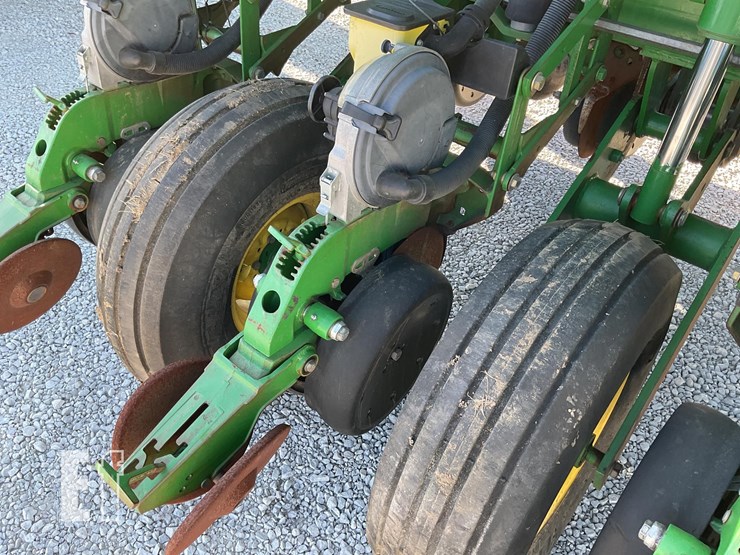 john-deere-1790-image-37