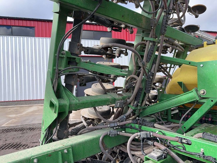 2011-john-deere-1990-image-26