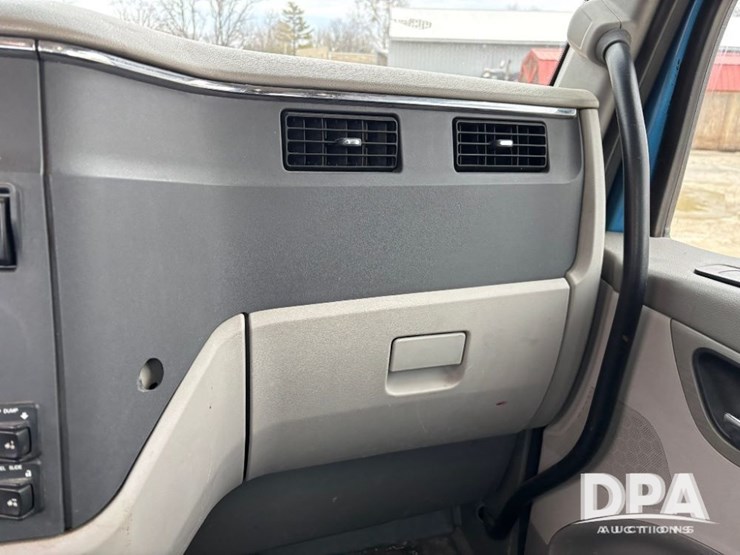 peterbilt-579-image-72