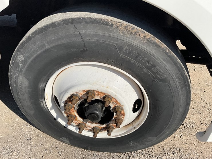 2014-peterbilt-579-image-6