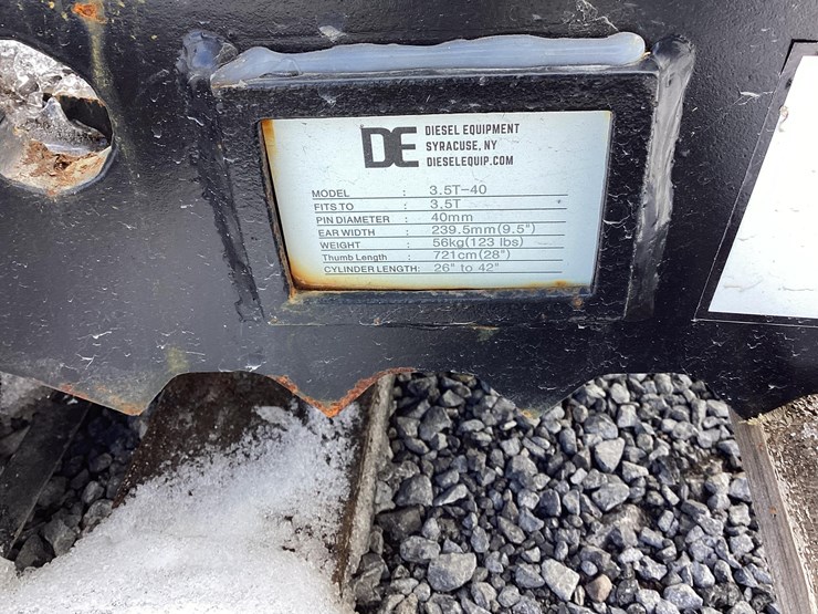 caterpillar-303-image-2