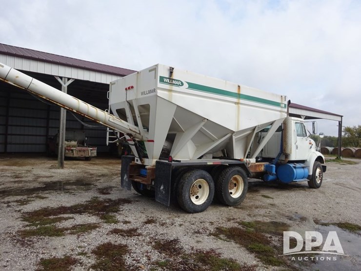 2003-international-8100-image-18