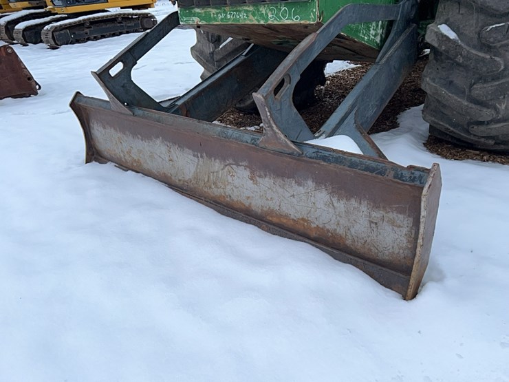 2016-deere-648l-image-18