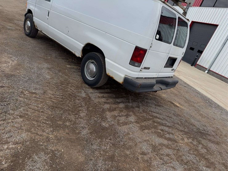 2005-ford-econovan-image-4