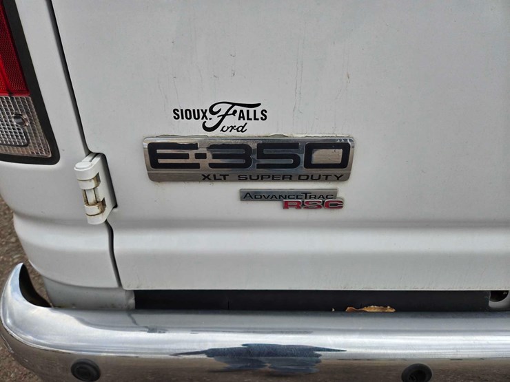 2012-ford-e350-image-21