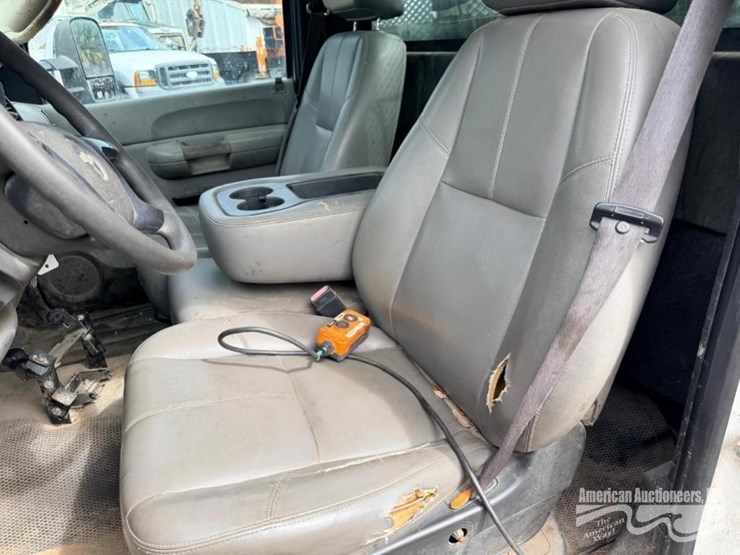 2009-chevrolet-silverado-3500-image-17