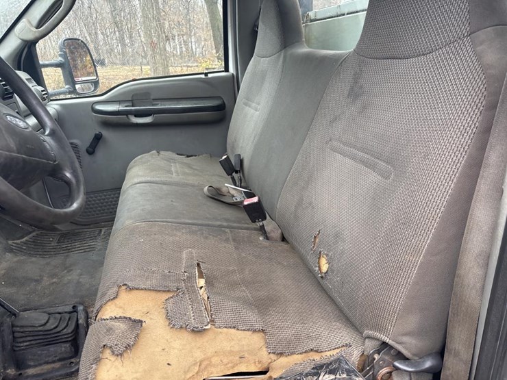 ford-f350-xl-image-33