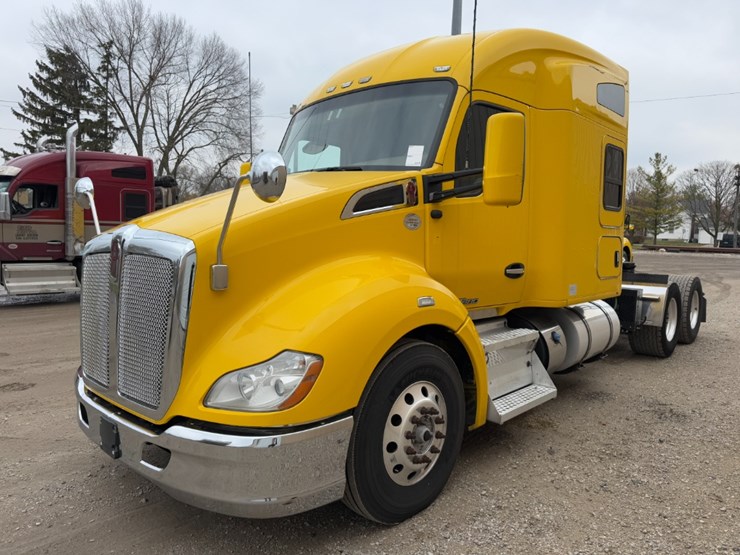 2019-kenworth-t680-image-2
