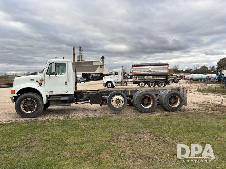 international-4900-image-14