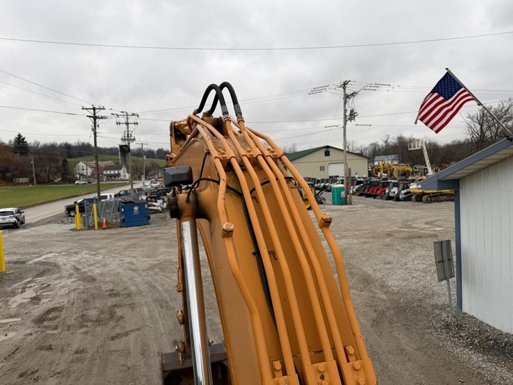 case-cx160b-image-27