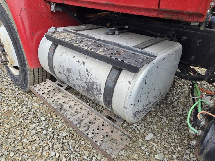 2011-international-durastar-4400-image-19