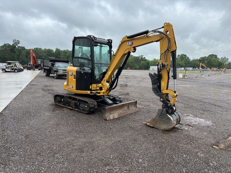 2023-caterpillar-303-image-2