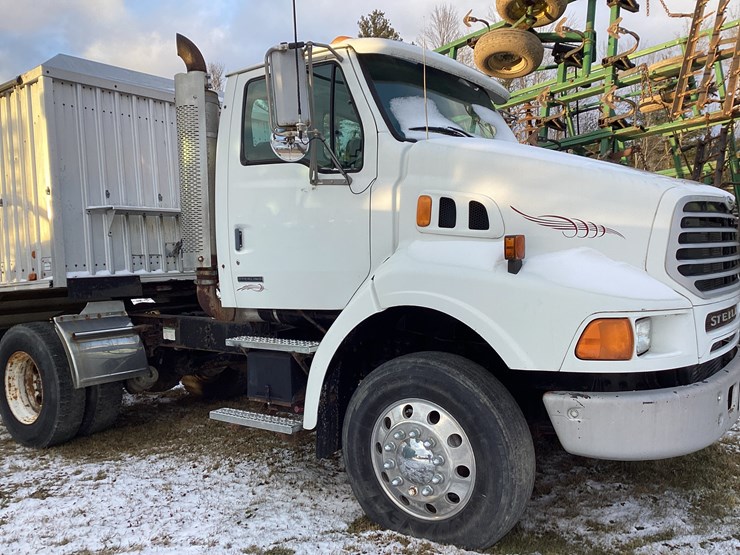 #4671-•-sterling-single-axle-semi-image-2