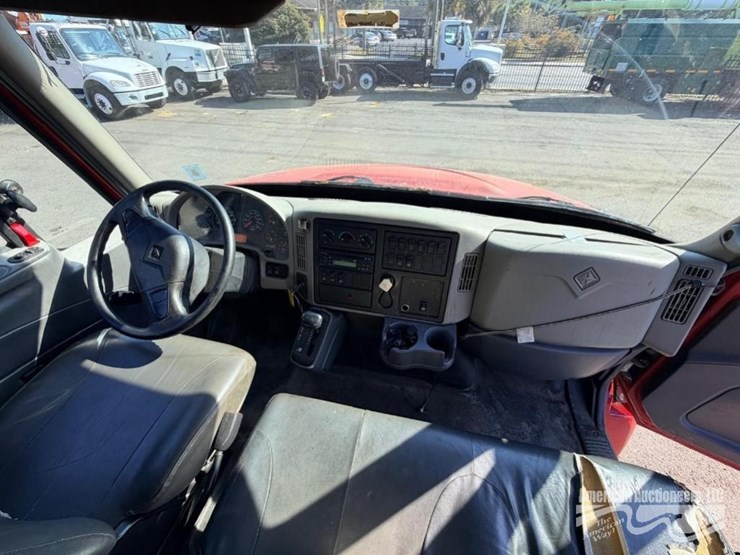 2009-international-durastar-4300-image-6