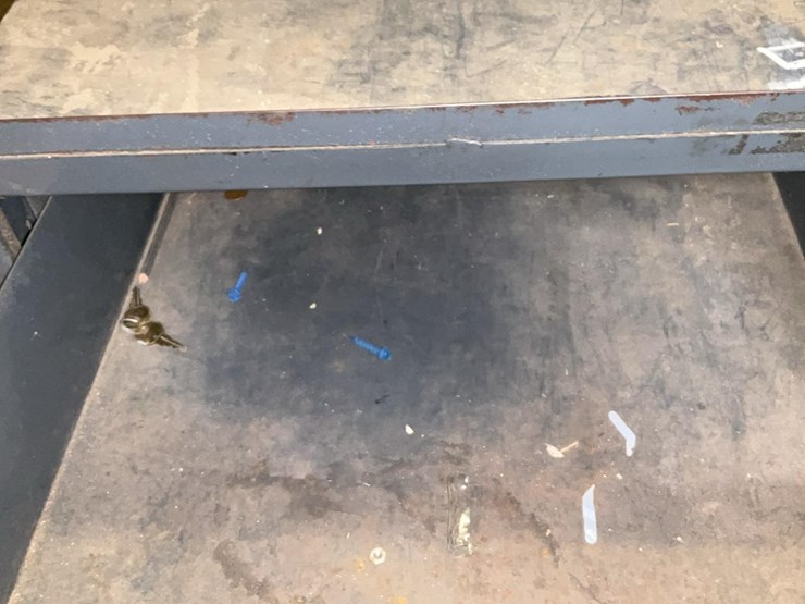 #572-•-metal-cabinet-image-5