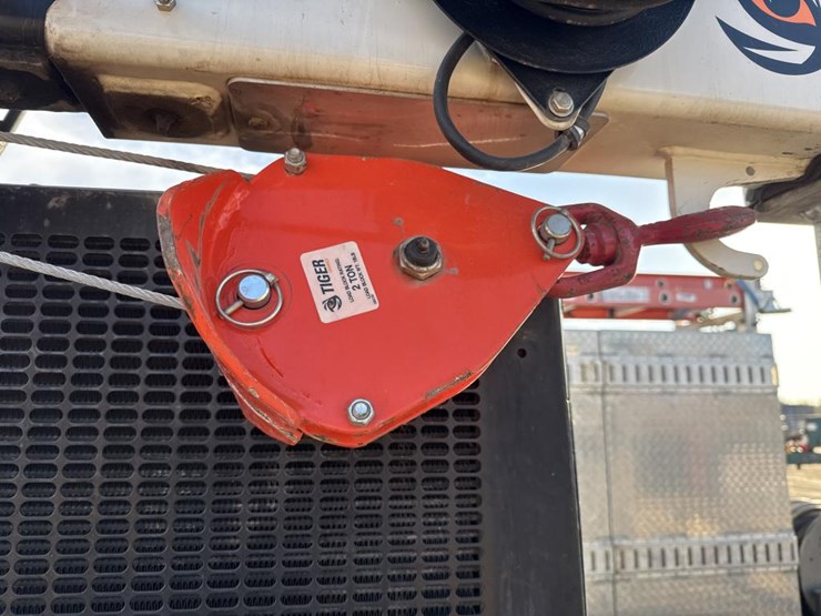 2006-ford-f550-image-35