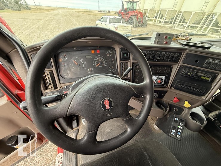 2003-kenworth-t2000-image-35