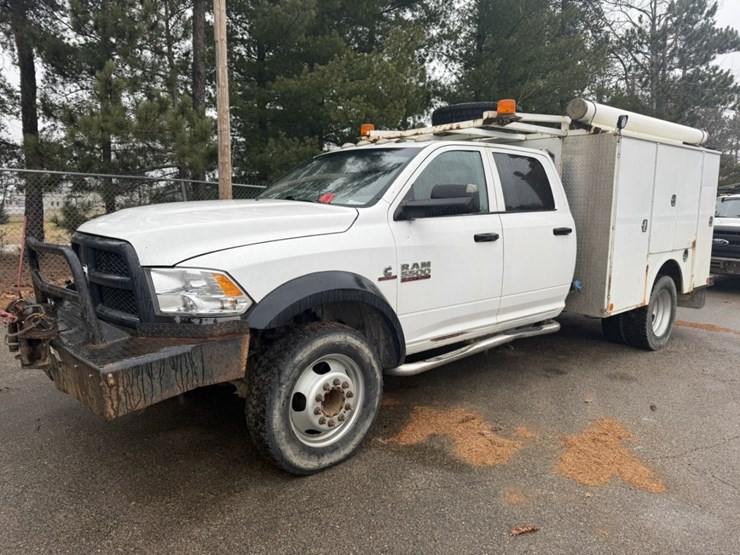 #1840-•-2013-ram-5500-4x4-service-truck-image-2