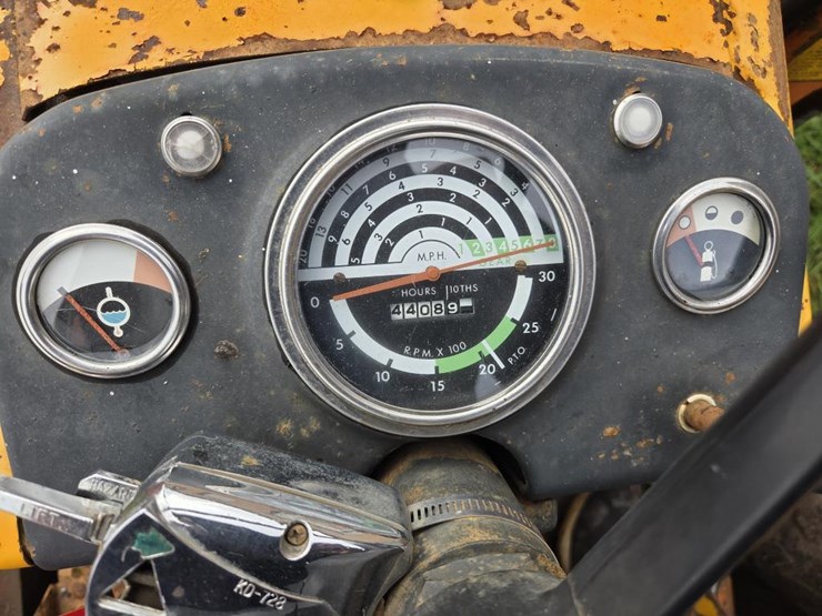 john-deere-300-image-33