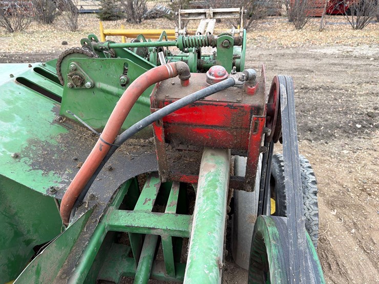 john-deere-24t-image-22