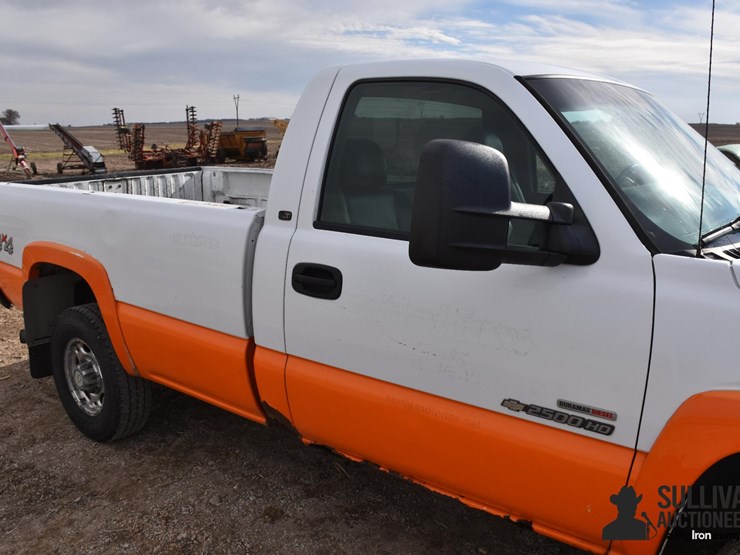 2006-chevrolet-silverado-2500-image-15