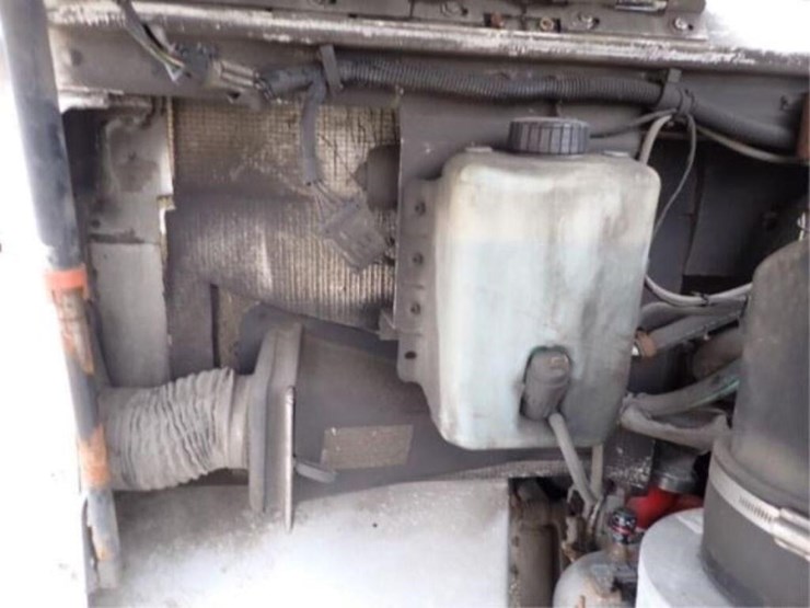 2015-freightliner-mt55-image-50