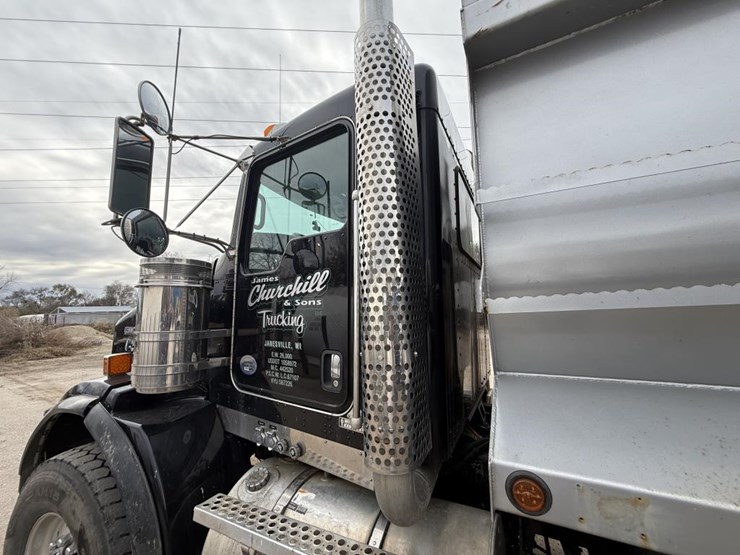 2014-kenworth-t800-image-28