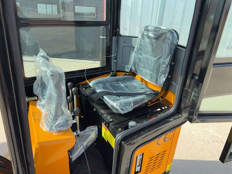 2025-miva-va13c-mini-excavator-image-10