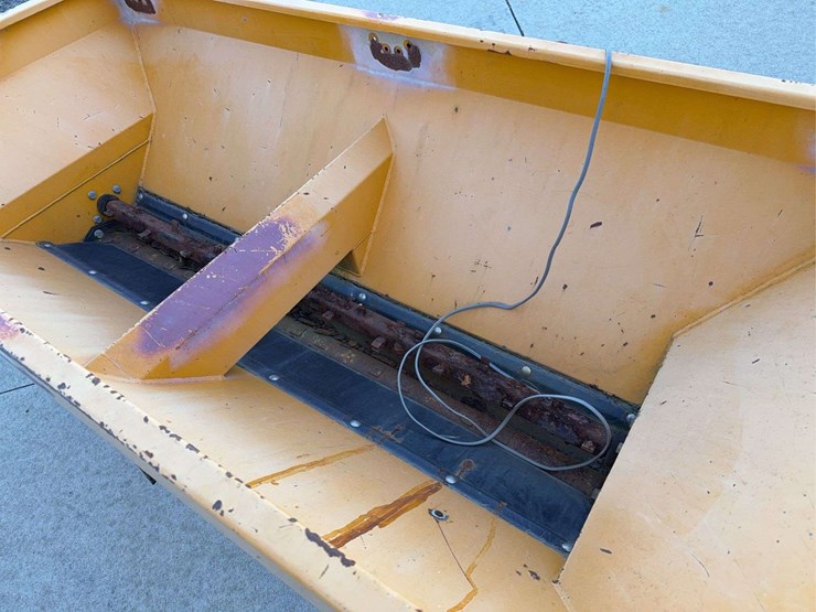 epoke-6'-seeder/fertilizer-cart-image-8