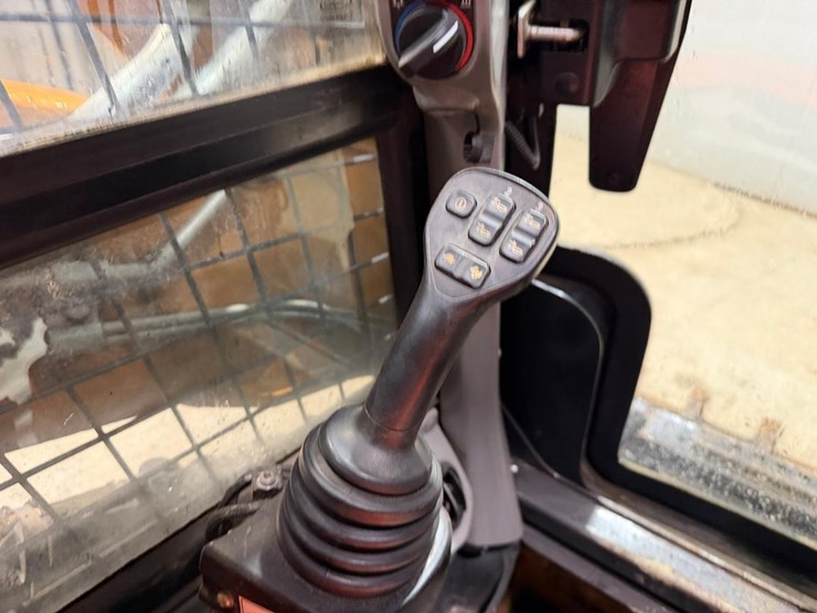 2022-case-tv450b-image-28