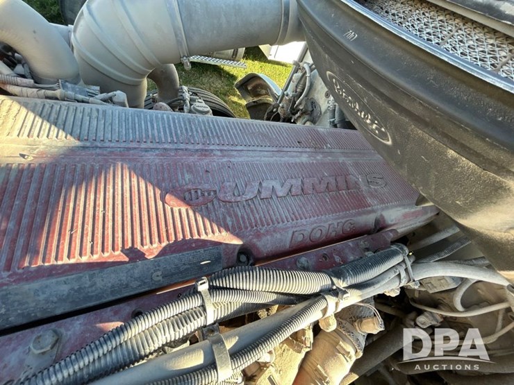 2010-peterbilt-386-image-40