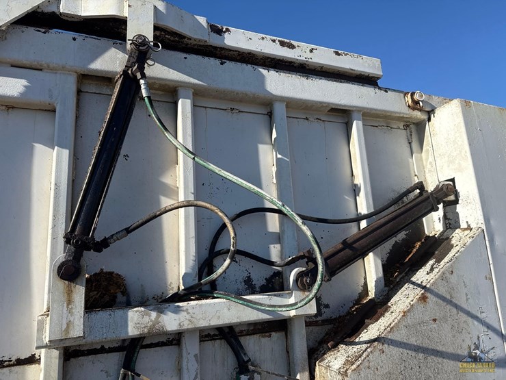 peterbilt-357-image-17