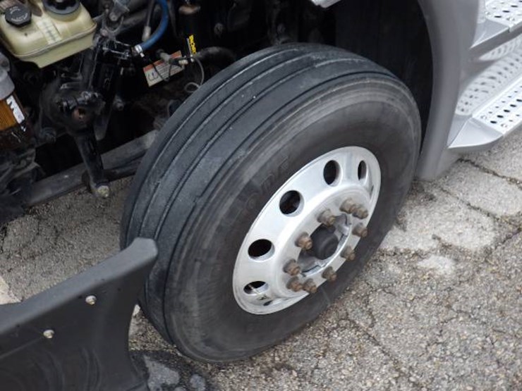 2019-freightliner-cascadia-125-image-33