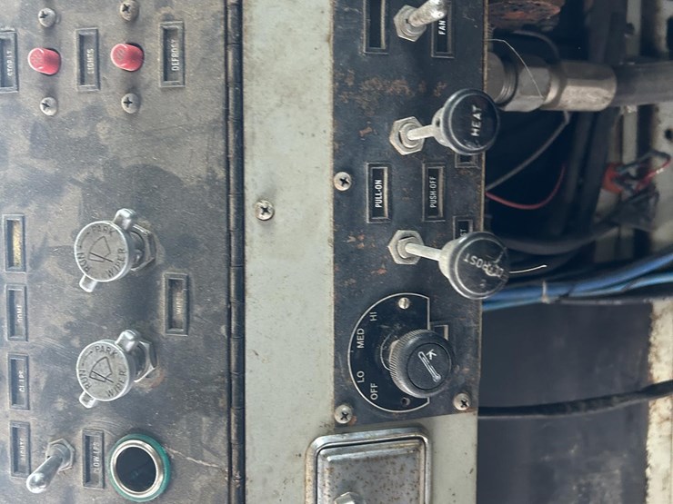 1981-oshkosh-green-snow-blower-image-65