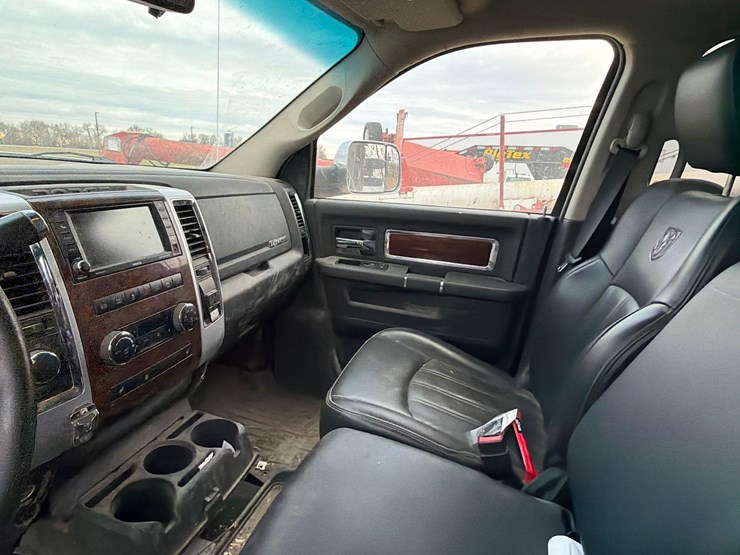 2012-dodge-2500-image-19