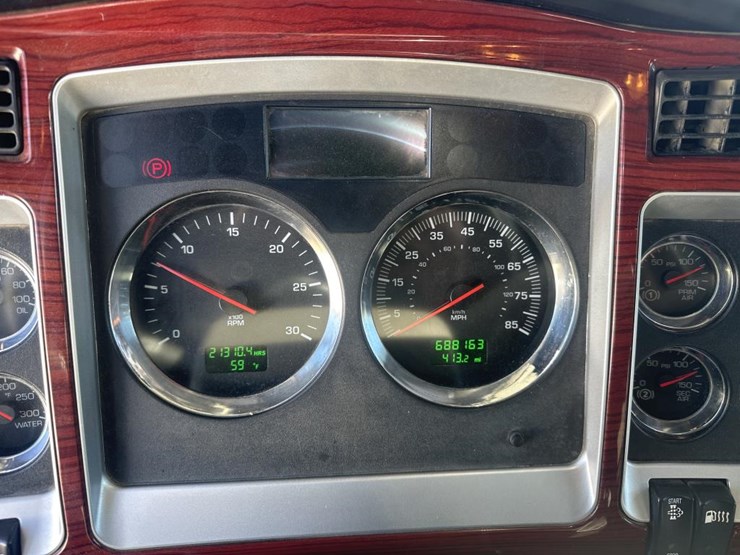 2009-kenworth-t800-image-32