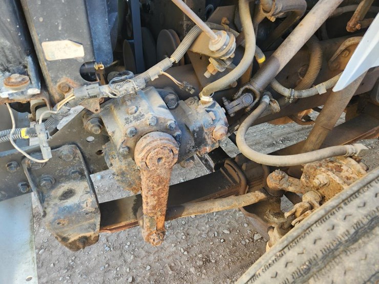 international-8100-image-42