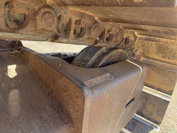 hitachi-225-excavator-image-25