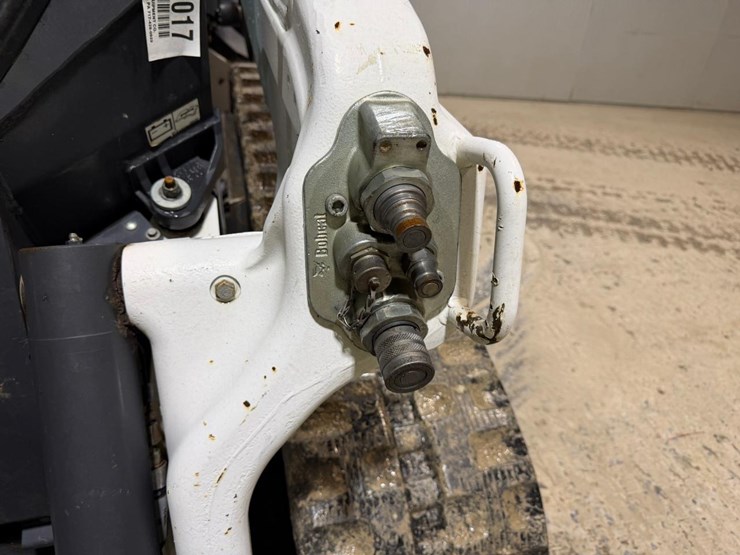 2022-bobcat-t66-image-11