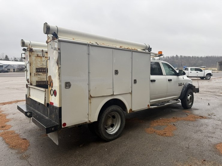 #1840-•-2013-ram-5500-4x4-service-truck-image-6