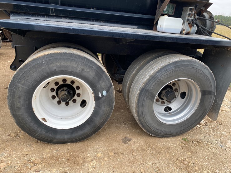 #1031-•-2014-northern-6000-gallon-semi-manure-tanker-trailer(has-wi-title)-(kewaunee,-wi)-image-24