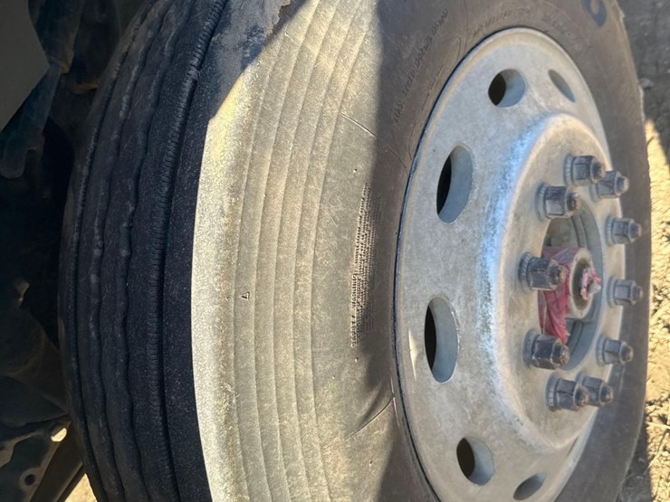 1996-peterbilt-379-image-9