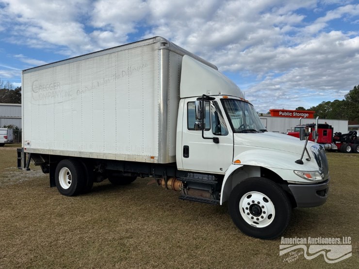 2018-international-durastar-4300-image-1
