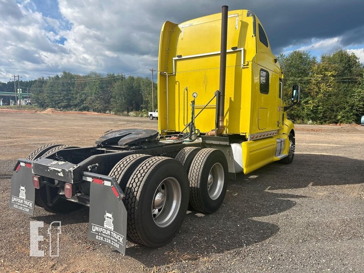 peterbilt-384-image-65