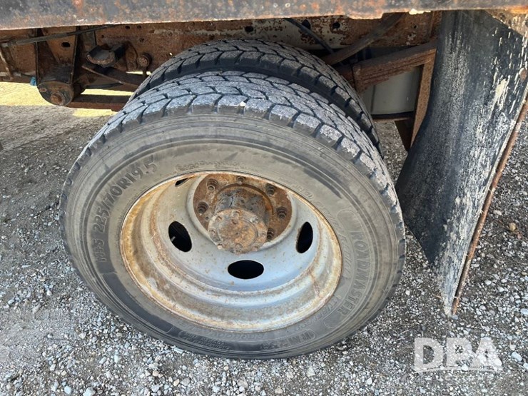 ford-f550-xl-image-38