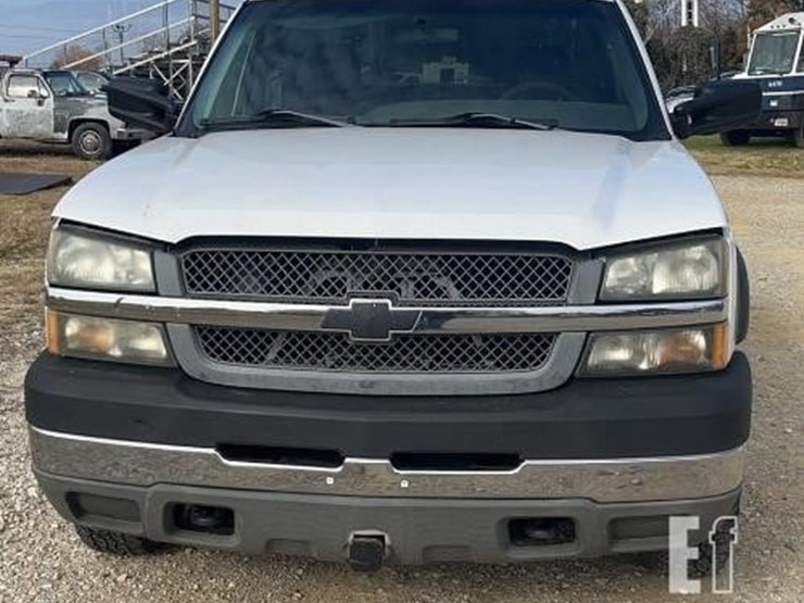 2003-chevrolet-silverado-2500-image-2