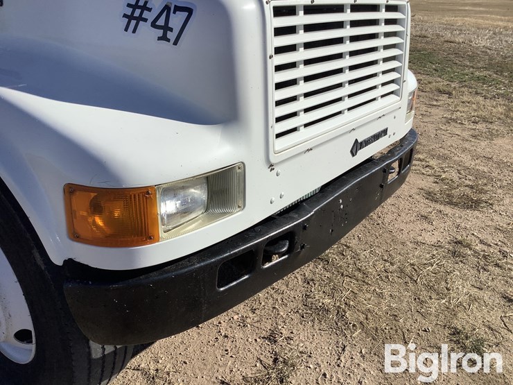 international-4700-image-12